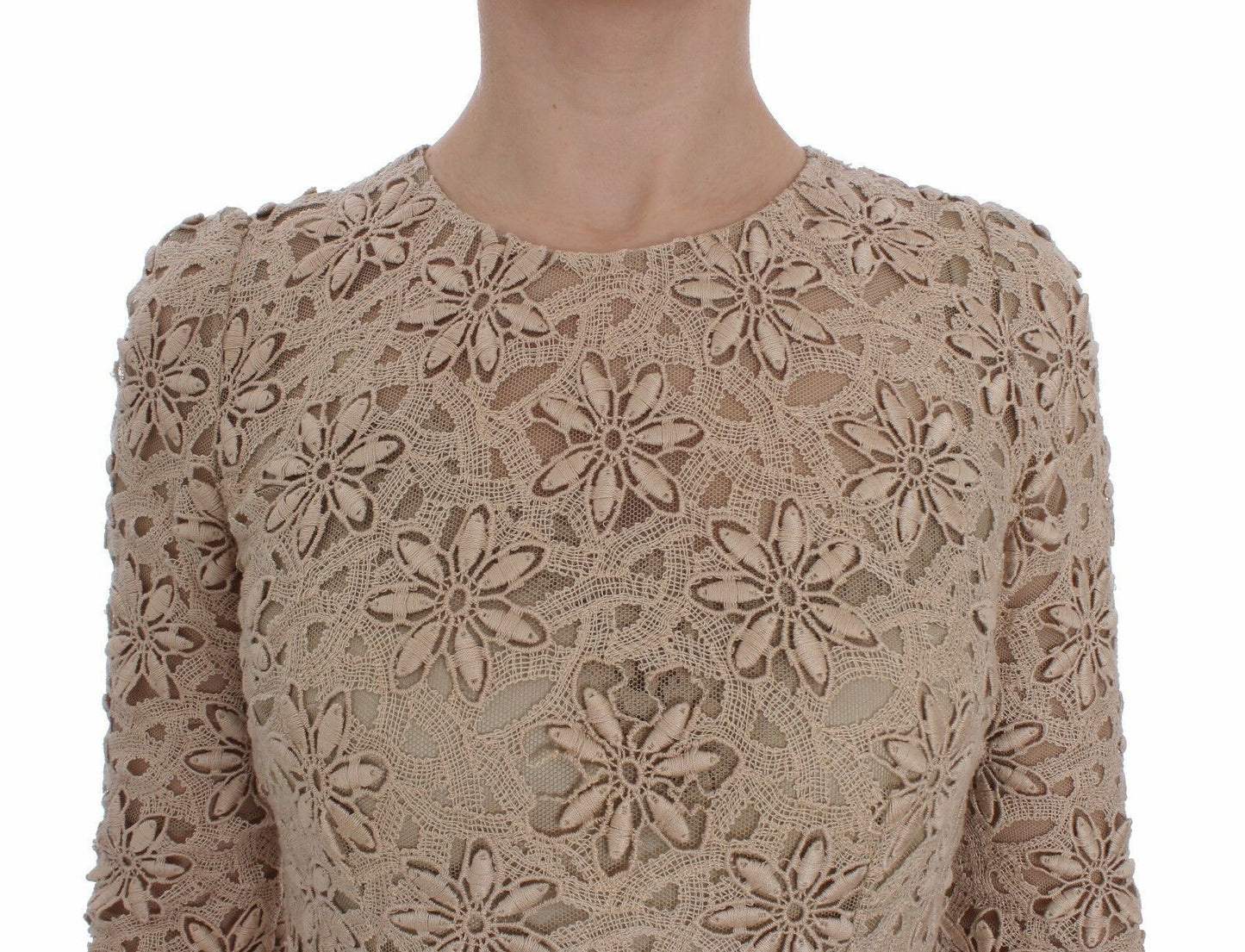 Vestido tubo de encaje floral beige