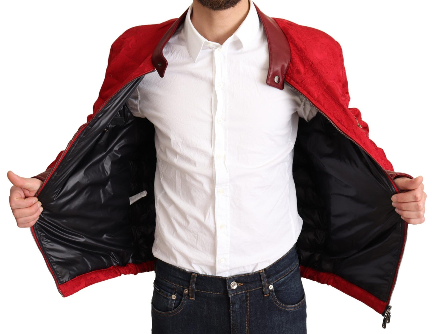 Chaqueta estilo bomber con brocado rojo y logo de corona dorada