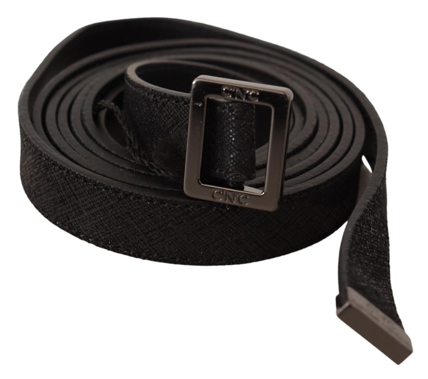 Cinturón de cuero negro con hebilla de metal