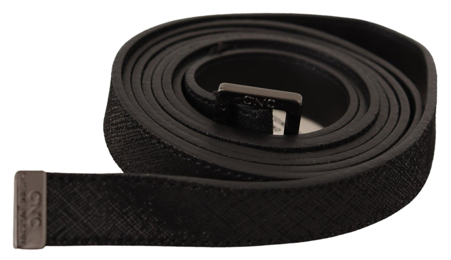 Cinturón de cuero negro con hebilla de metal