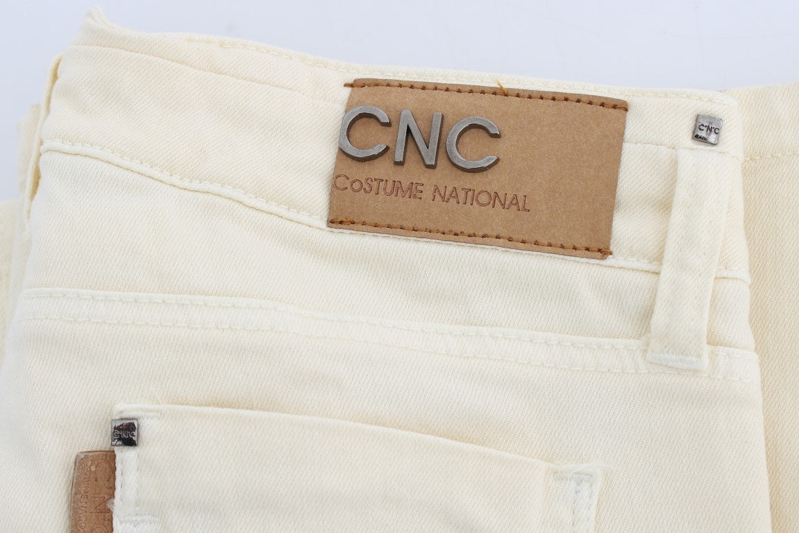 Jeans a zampa elasticizzati in cotone bianco