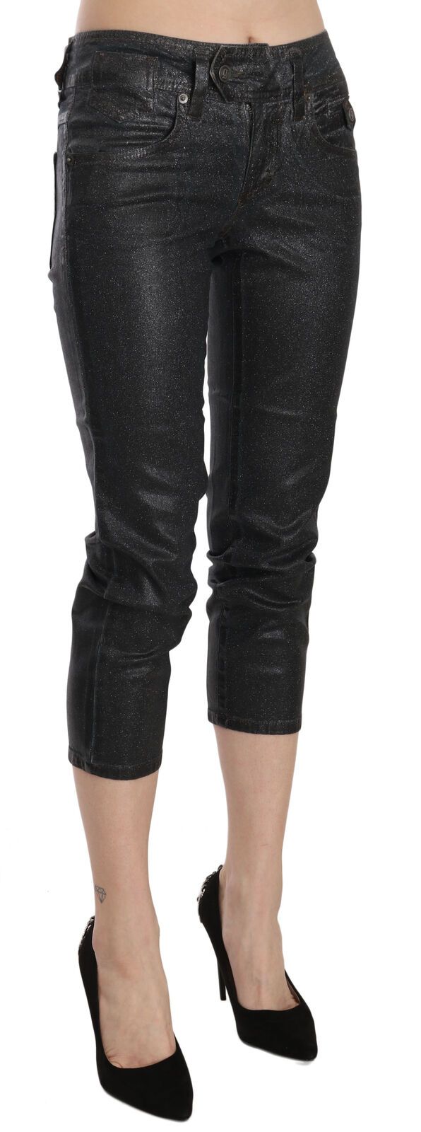 Pantalones vaqueros cortos de pierna delgada y cintura media lavados negros