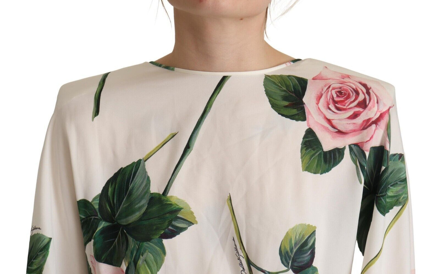 Weißes A-Linien-Kleid mit langen Ärmeln und Rosendruck