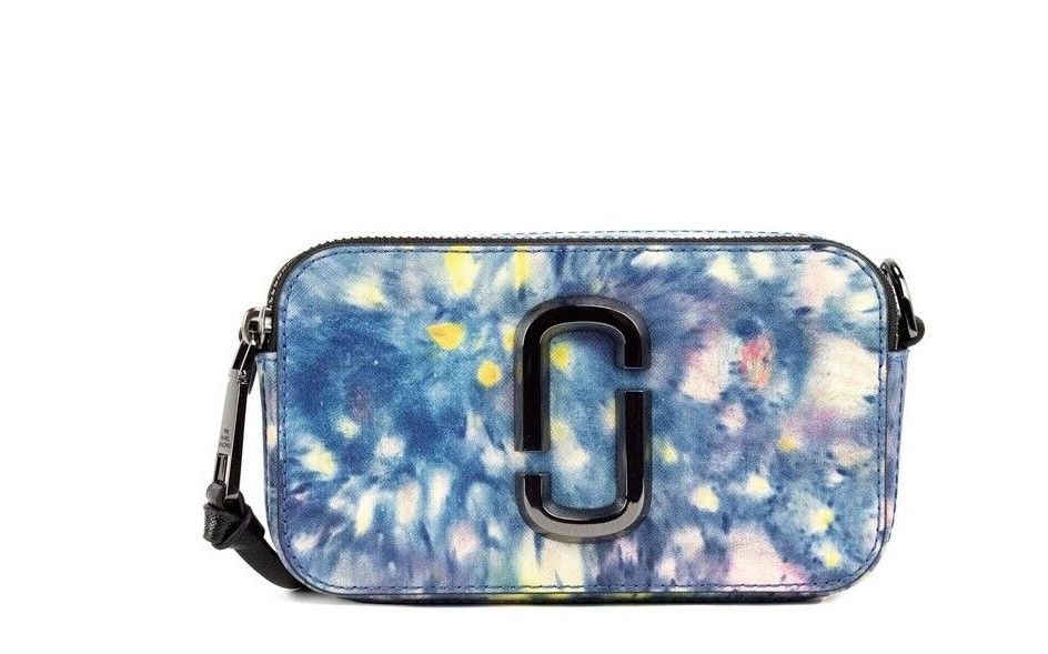The Snapshot bag Bolso bandolera de piel estampado azul acuarela
