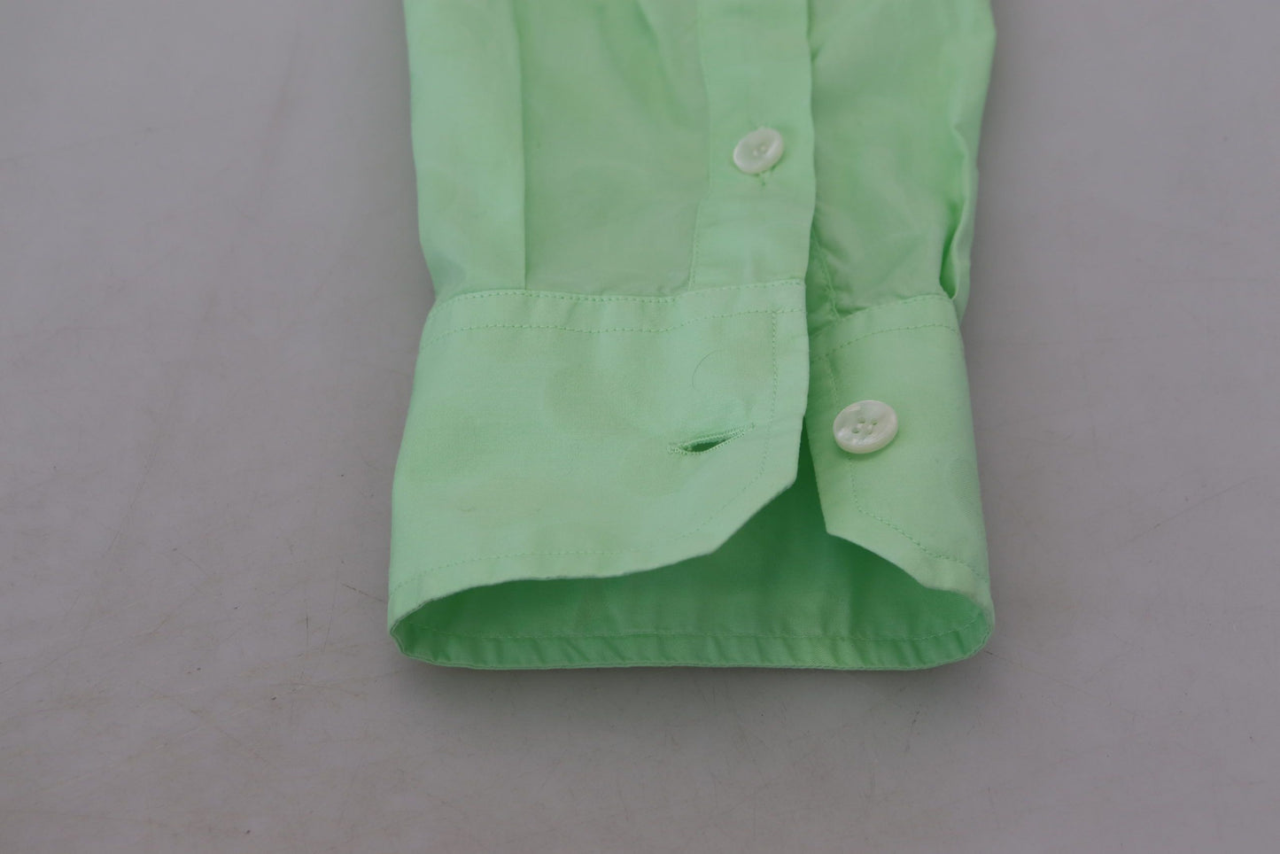 Camisa con botones de manga larga verde menta