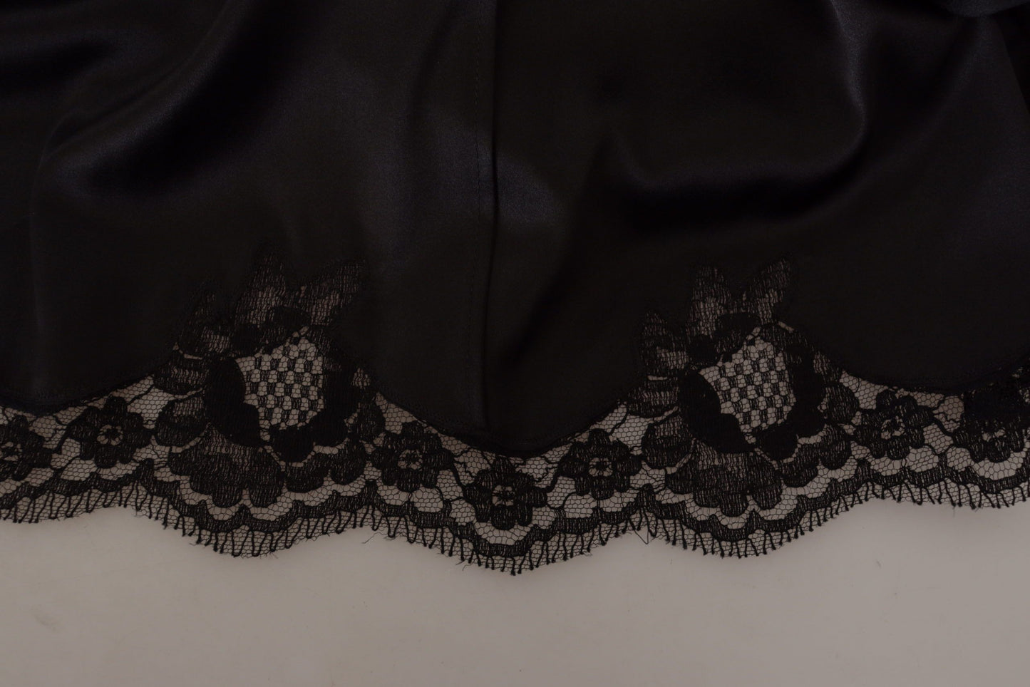 Dolce & Gabbana Elegantes schwarzes A-Linien-Kleid mit V-Ausschnitt