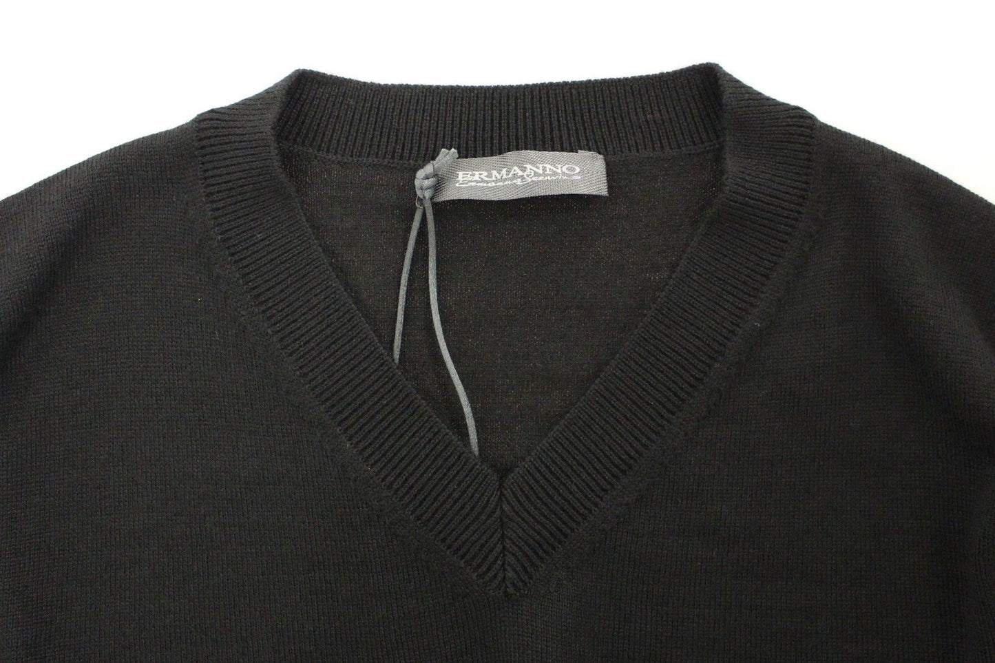 Jersey con cuello en V de mezcla de lana negro