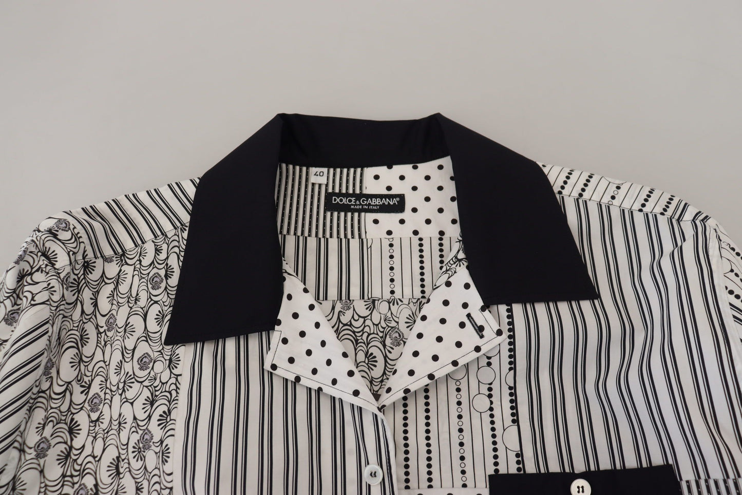 Camisa con botones estampada negra blanca