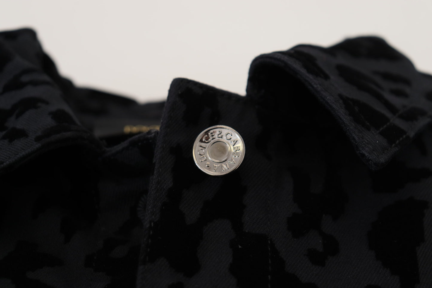 Giacca in cotone denim a maniche lunghe leopardata nera