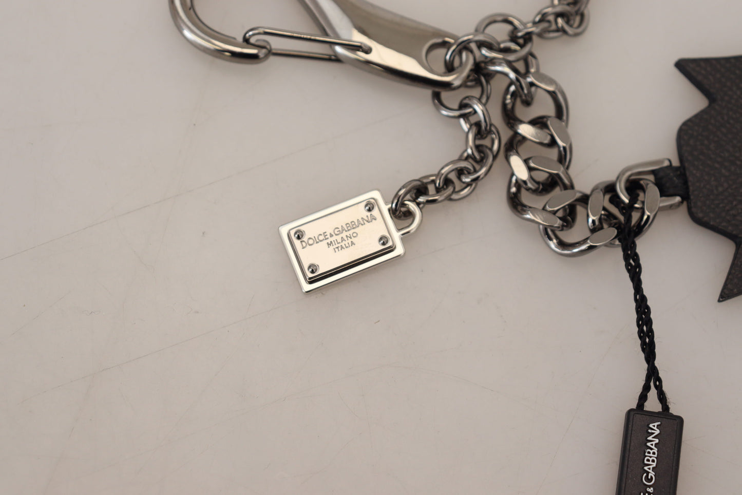 Llavero de latón plateado con logo Black Prince Studs
