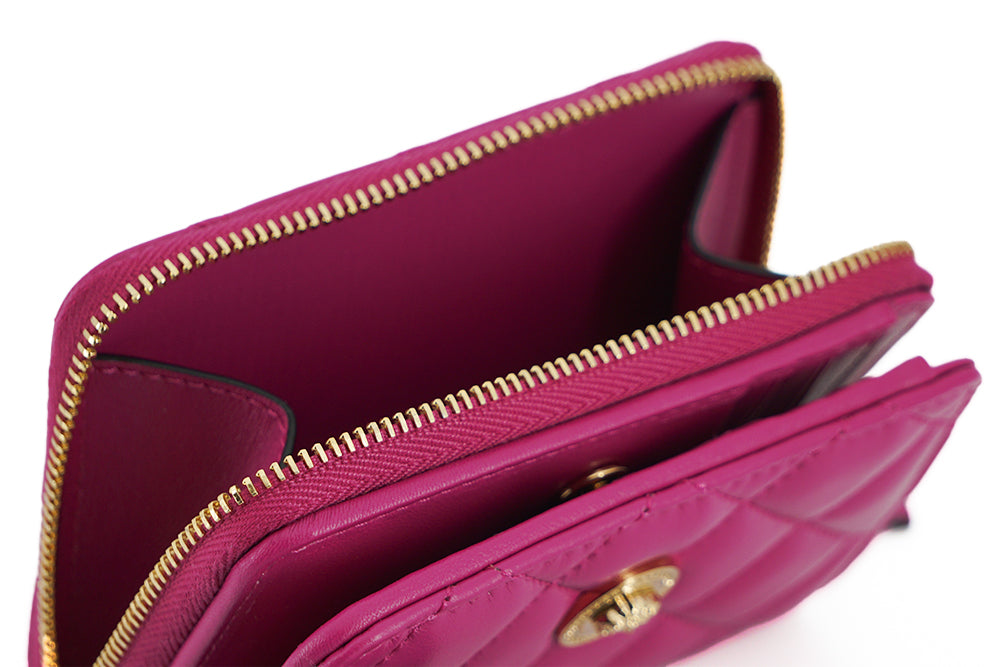 Cartera plegable con cremallera alrededor de piel de napa morada