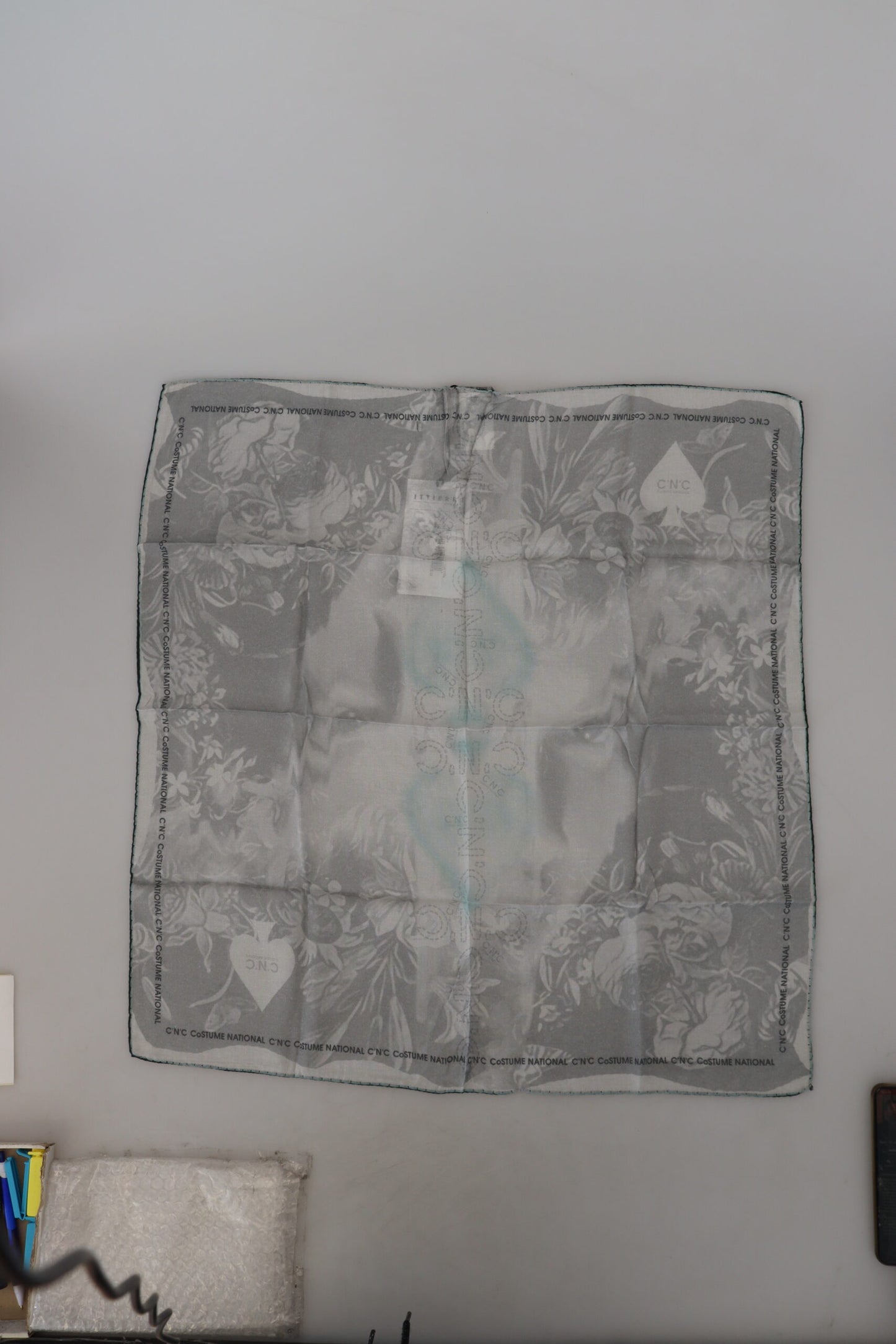 Sciarpa con marchio Foulard con stampa grigia