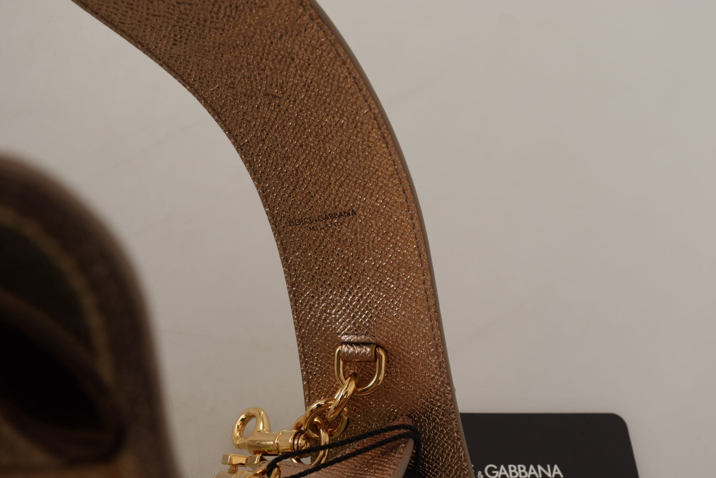 Tracolla per borsa con toppa LOVE in pelle dorata
