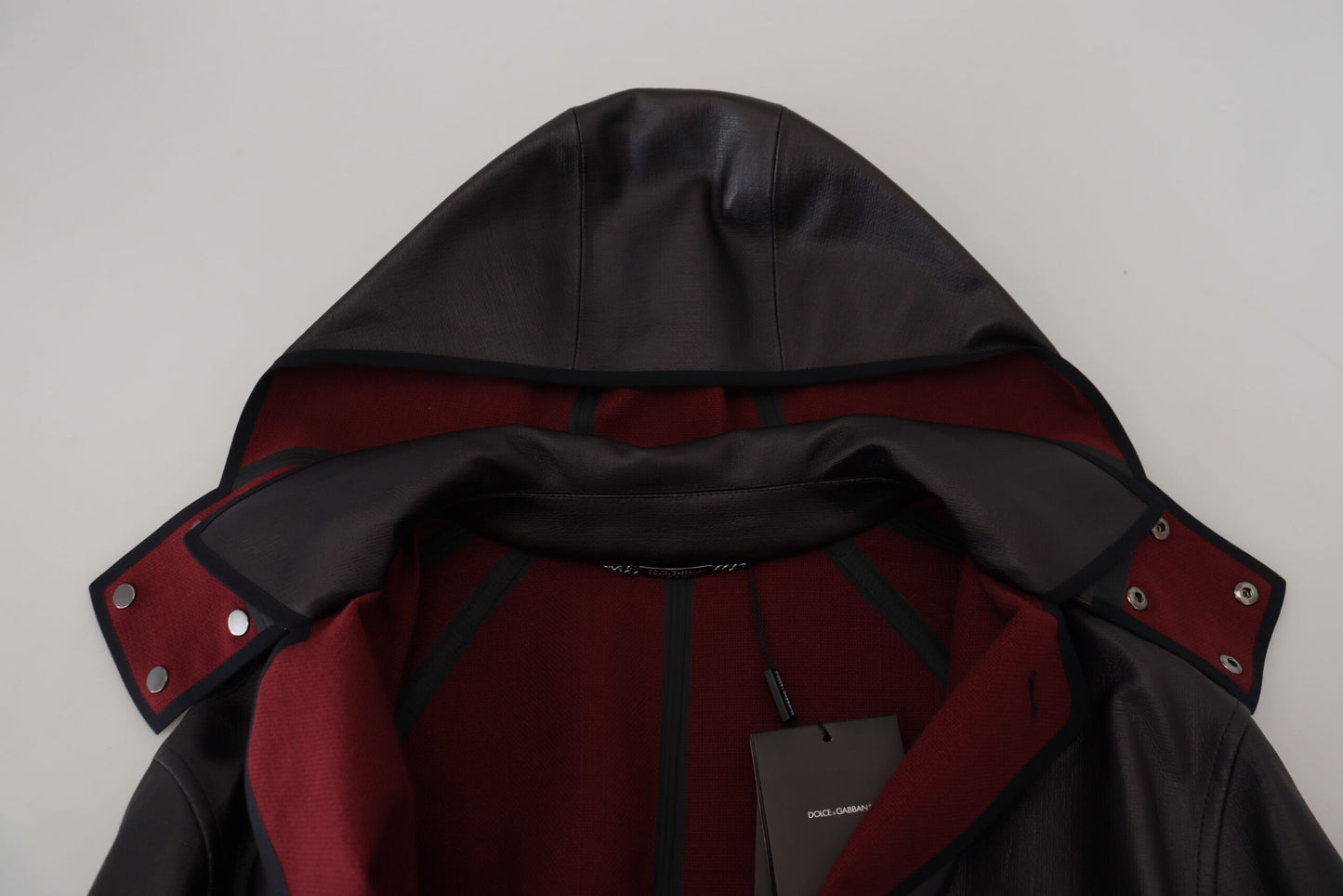 Parka de algodón con capucha y gabardina negra