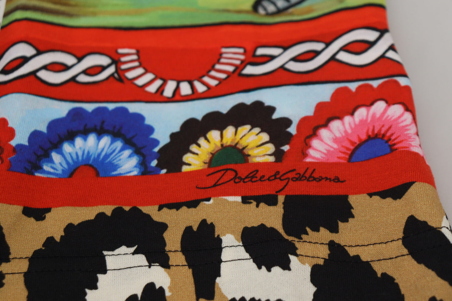 Top camisero exclusivo de mujer estampado multicolor