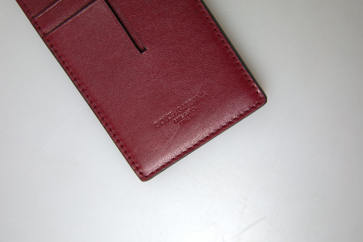 Cartera de hombre con tarjetero delgado y cordón de cuero rojo