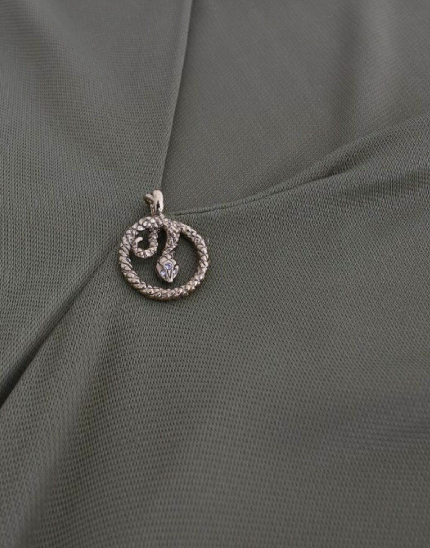 Cavalli Elegante Grüne Jersey-Bluse mit Goldakzenten