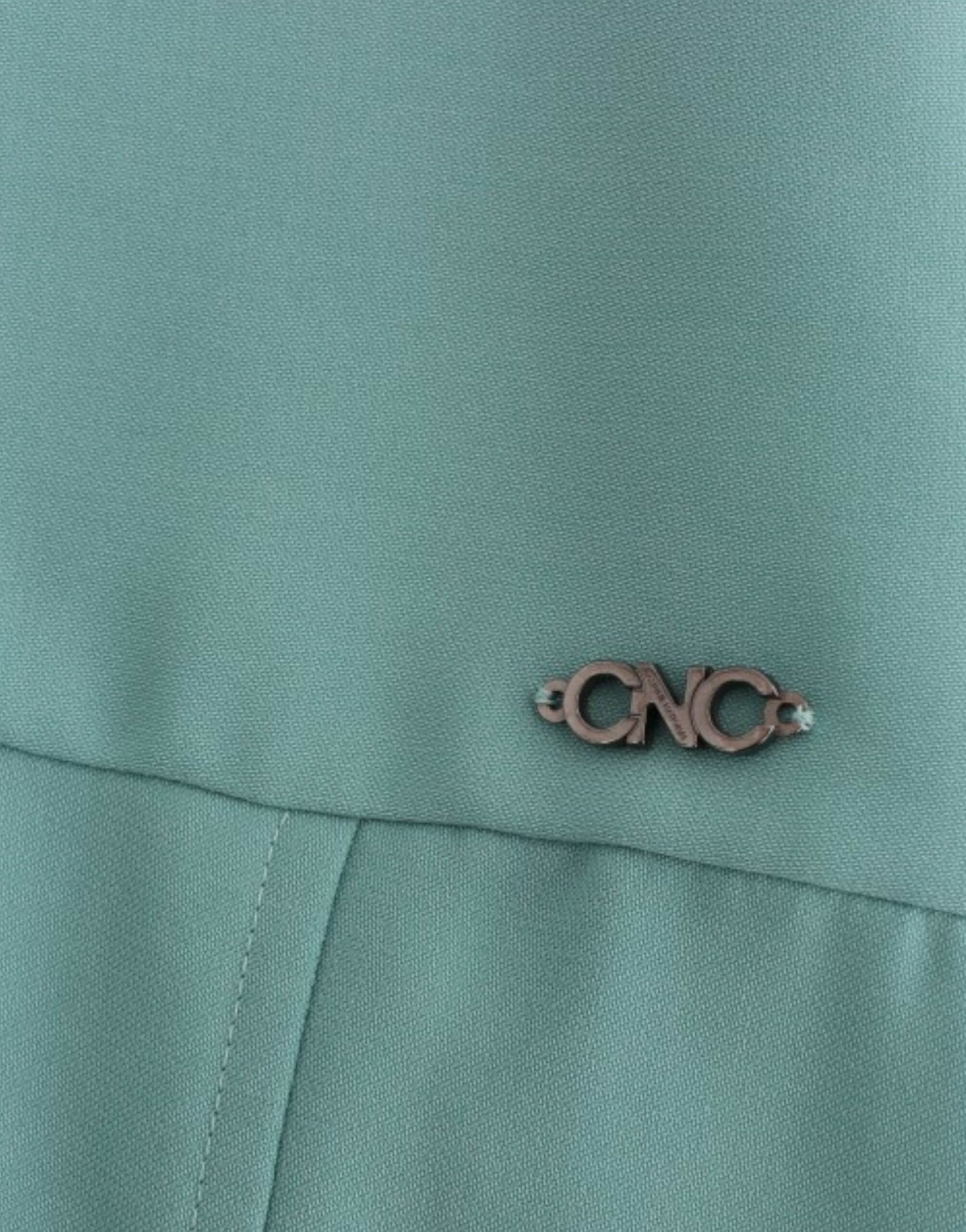 Robe midi verte élégante à décolleté en V de Costume National