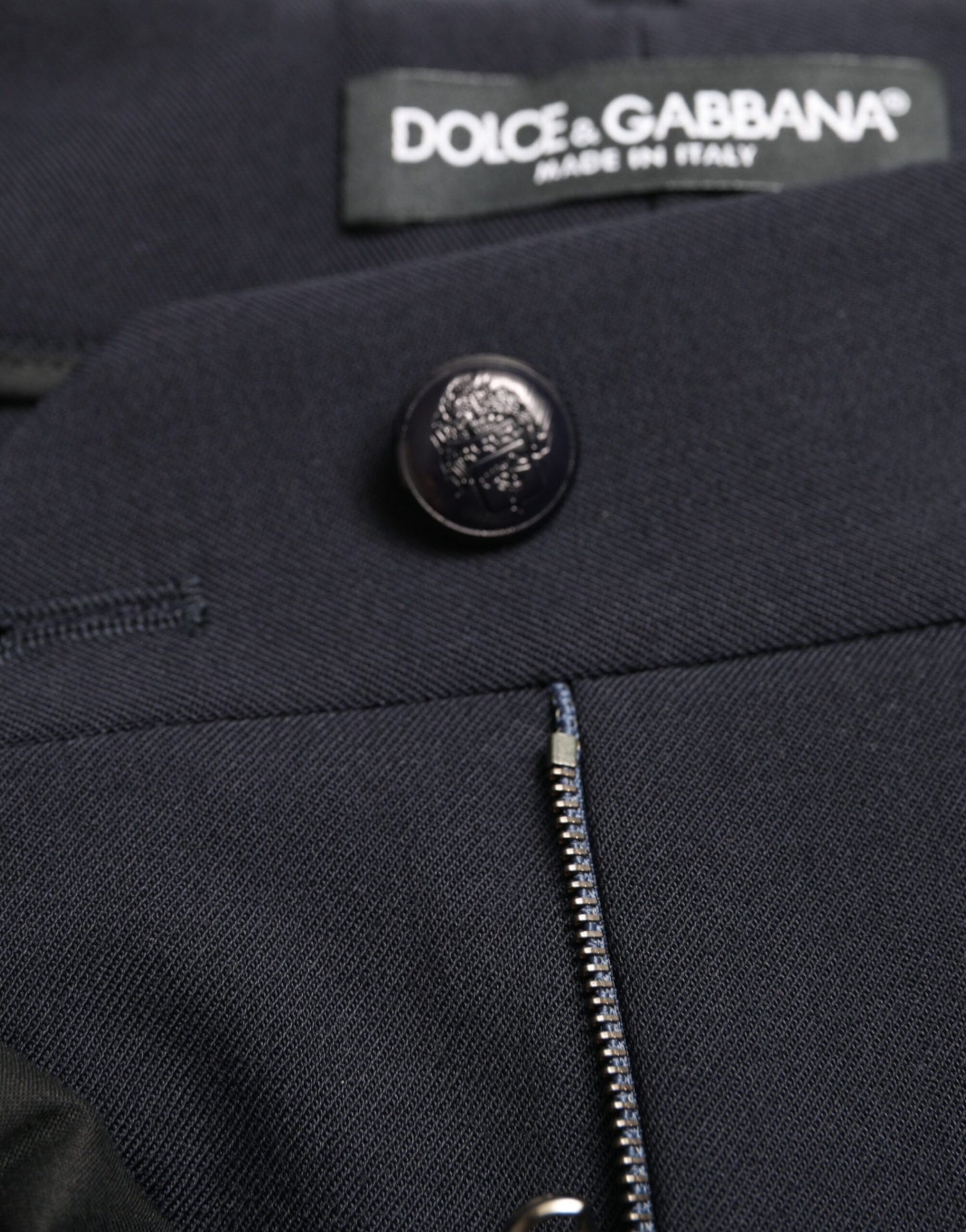 Pantaloni corti affusolati a vita media blu