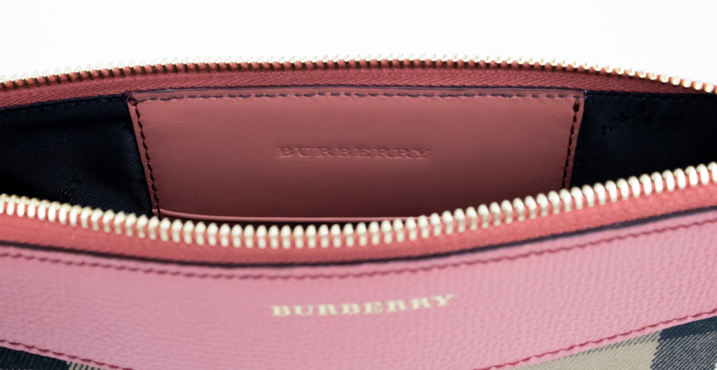 Sac bandoulière Burberry Peyton House Check Derby en cuir grainé rouge cannelle