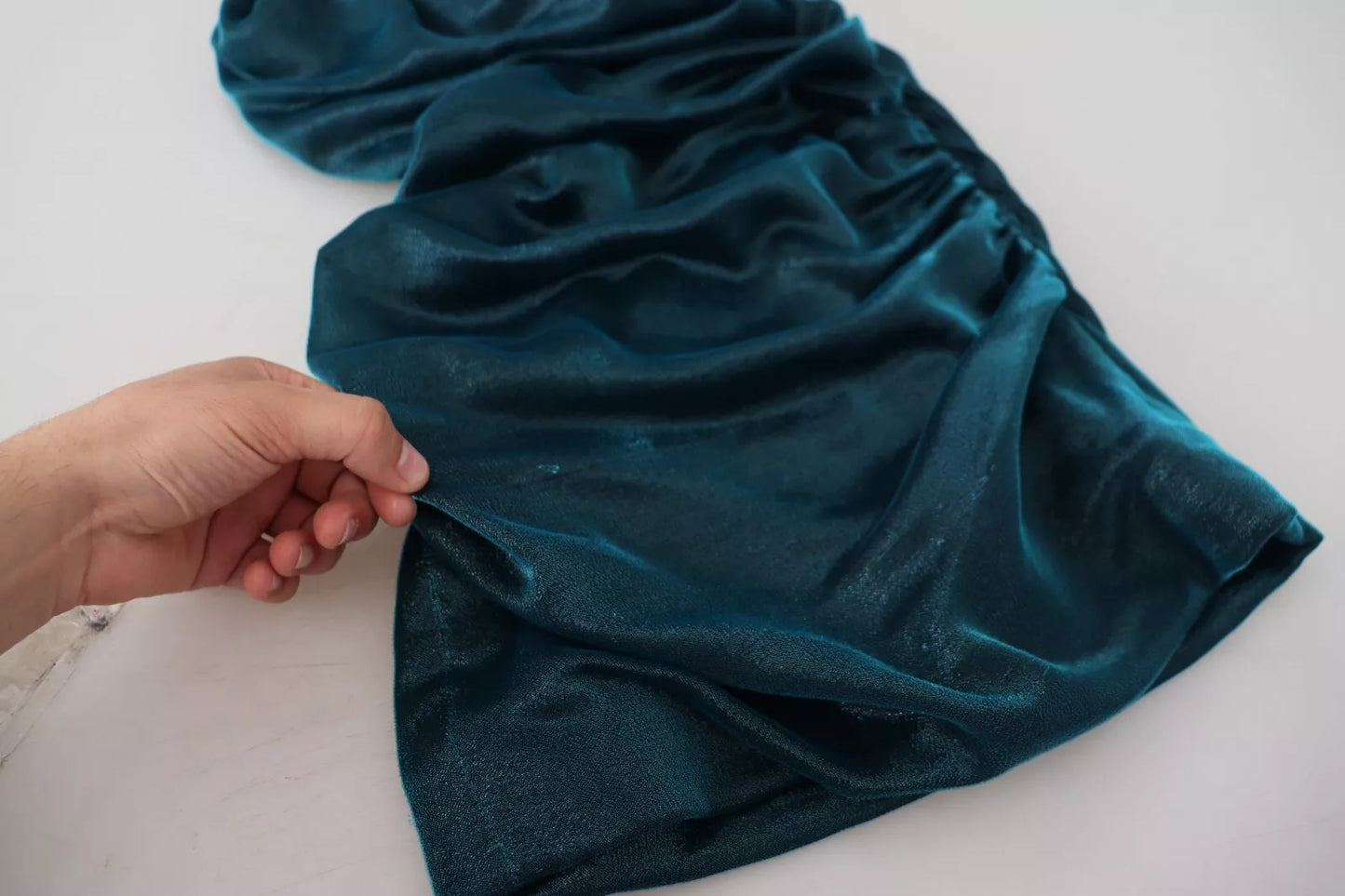 Dolce & Gabbana – Figurbetontes, trägerloses Kleid aus blauem Satin aus einer Seidenmischung