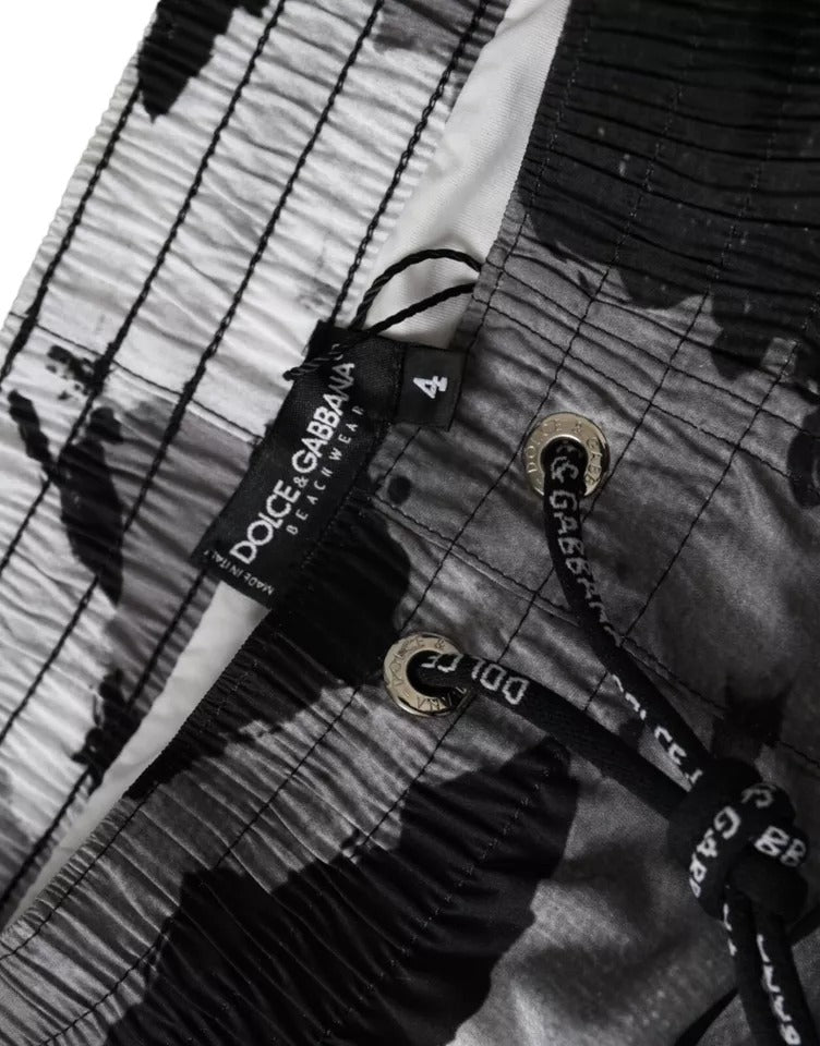 Dolce & Gabbana Mehrfarbige Camouflage DG Logo Strandmode Shorts Bademode