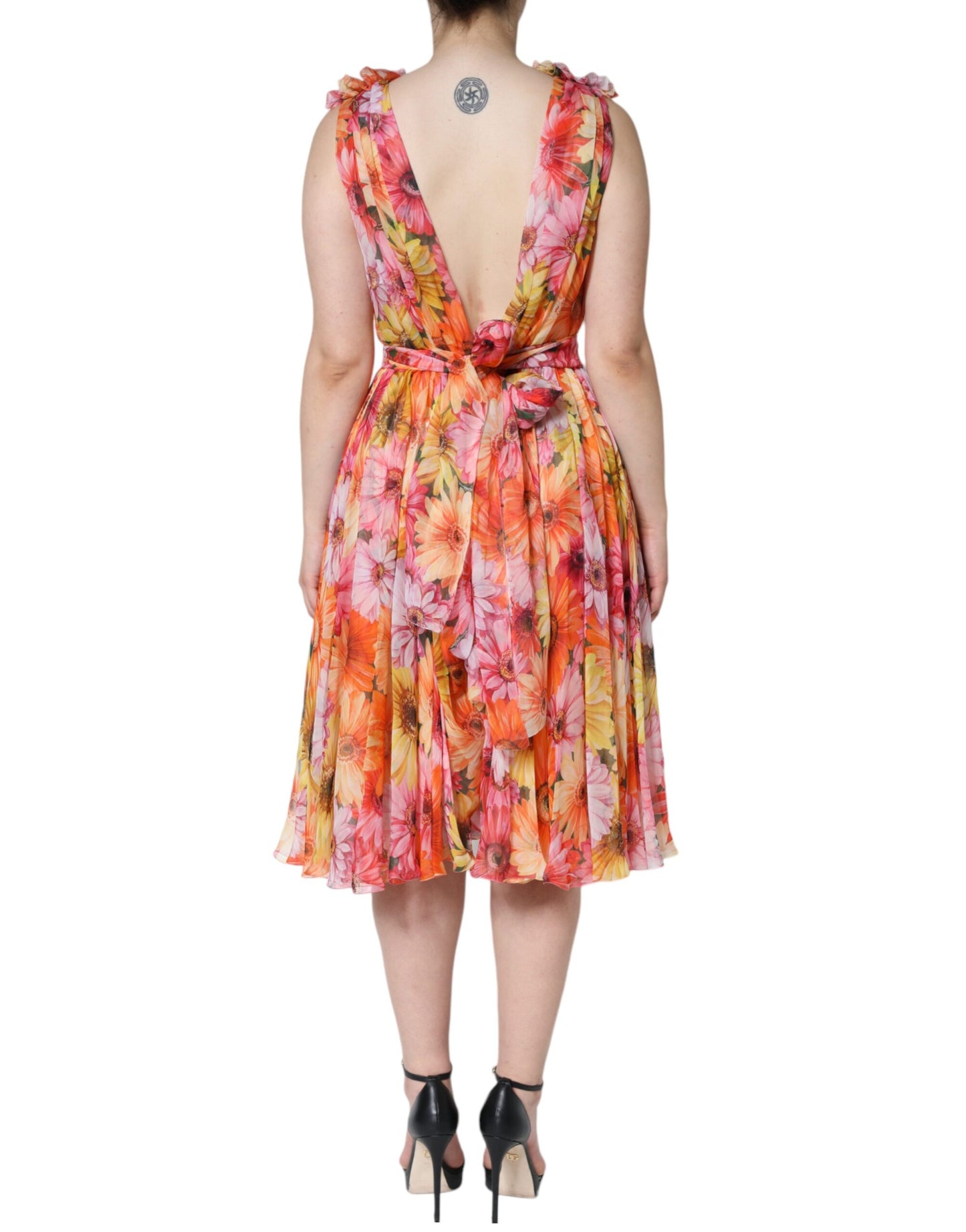 Dolce & Gabbana – Ärmelloses Midikleid mit V-Ausschnitt und Blumenmuster in mehreren Farben