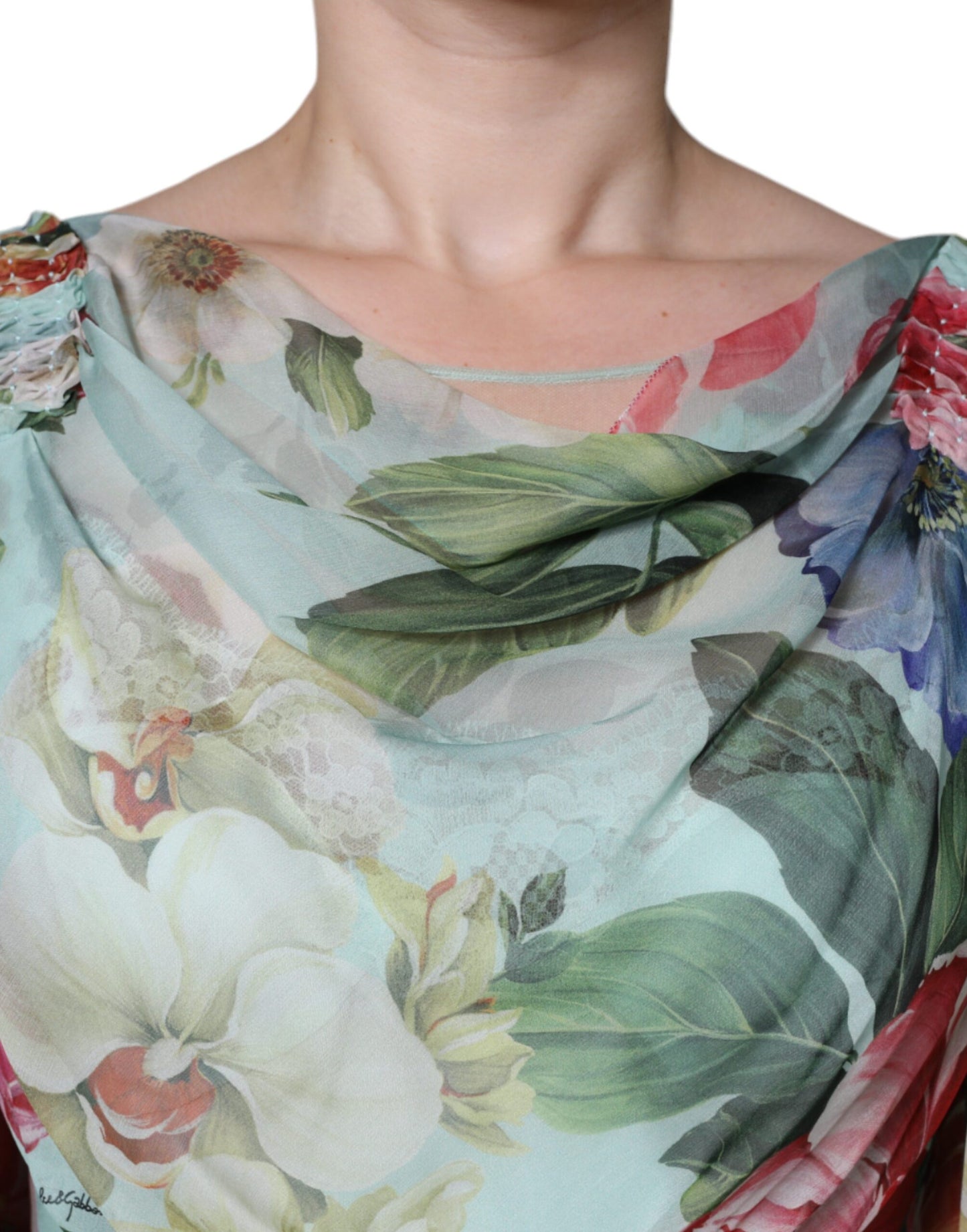 Dolce & Gabbana – Langes Seidenkleid mit mehrfarbigem Blumenmuster