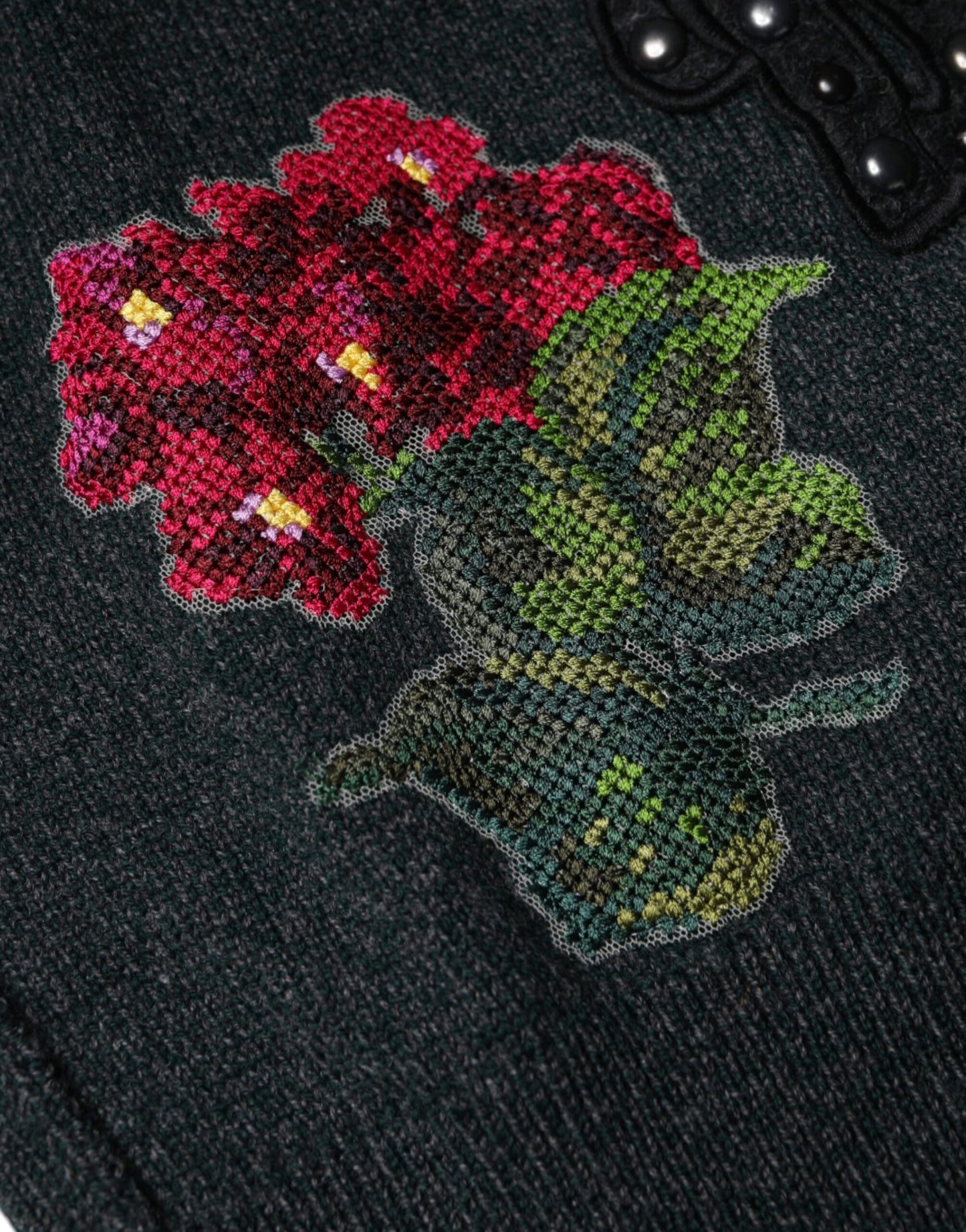 Dolce & Gabbana – Grauer Pullover mit Rundhalsausschnitt und Verzierung