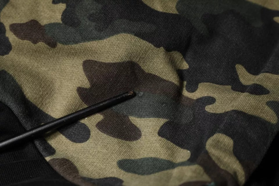 Dolce & Gabbana – Schwarzes Sweatshirt mit Kapuze und Camouflage-Muster