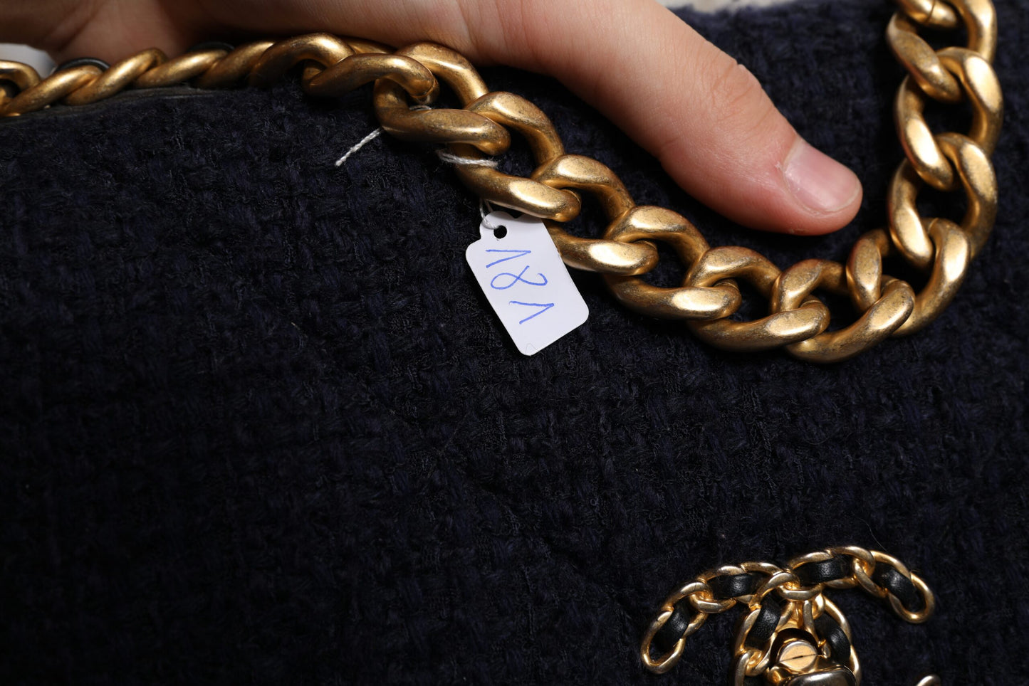 Sac à bandoulière Chanel Dark Blue Medium Flap Tweed CC Gold Gray Chain