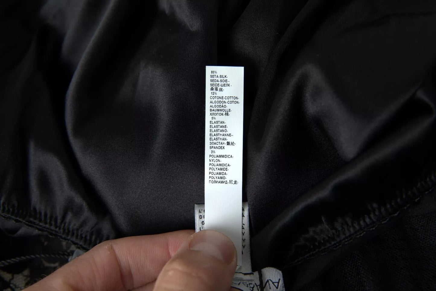 Intimo superiore a canotta per indumenti da notte in seta di pizzo nero