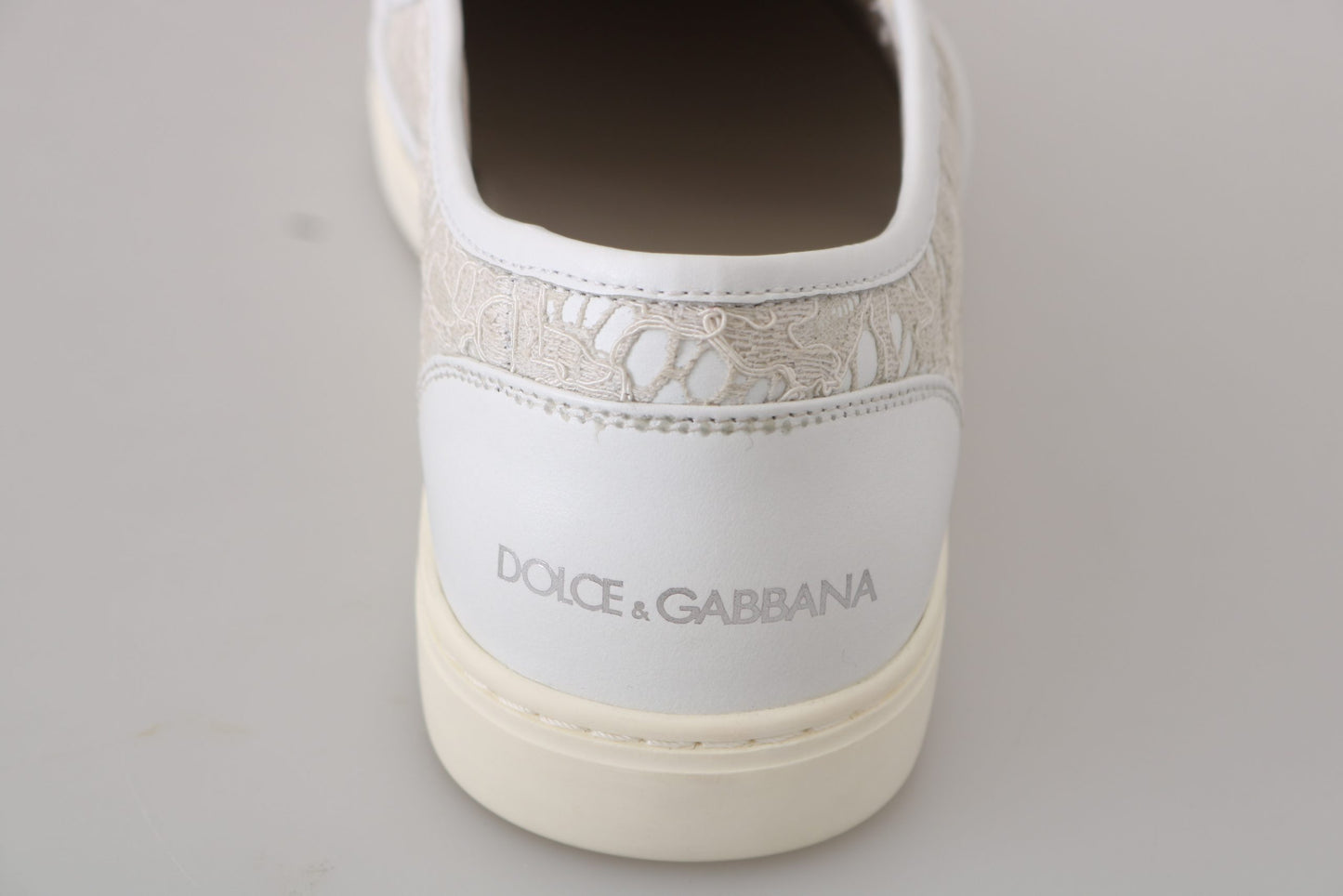 Dolce & Gabbana Elegante Off-White Slipper für Damen