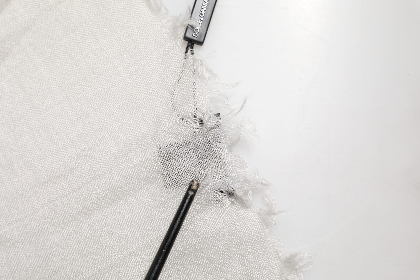 Dolce & Gabbana Gray Cashmere Knit Fringes Neck Foulard 67cm x200cm Foulard Scarf