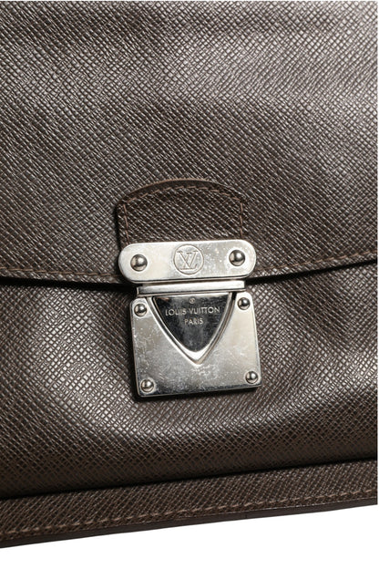 Louis Vuitton Belaia Clutch Taiga Leather