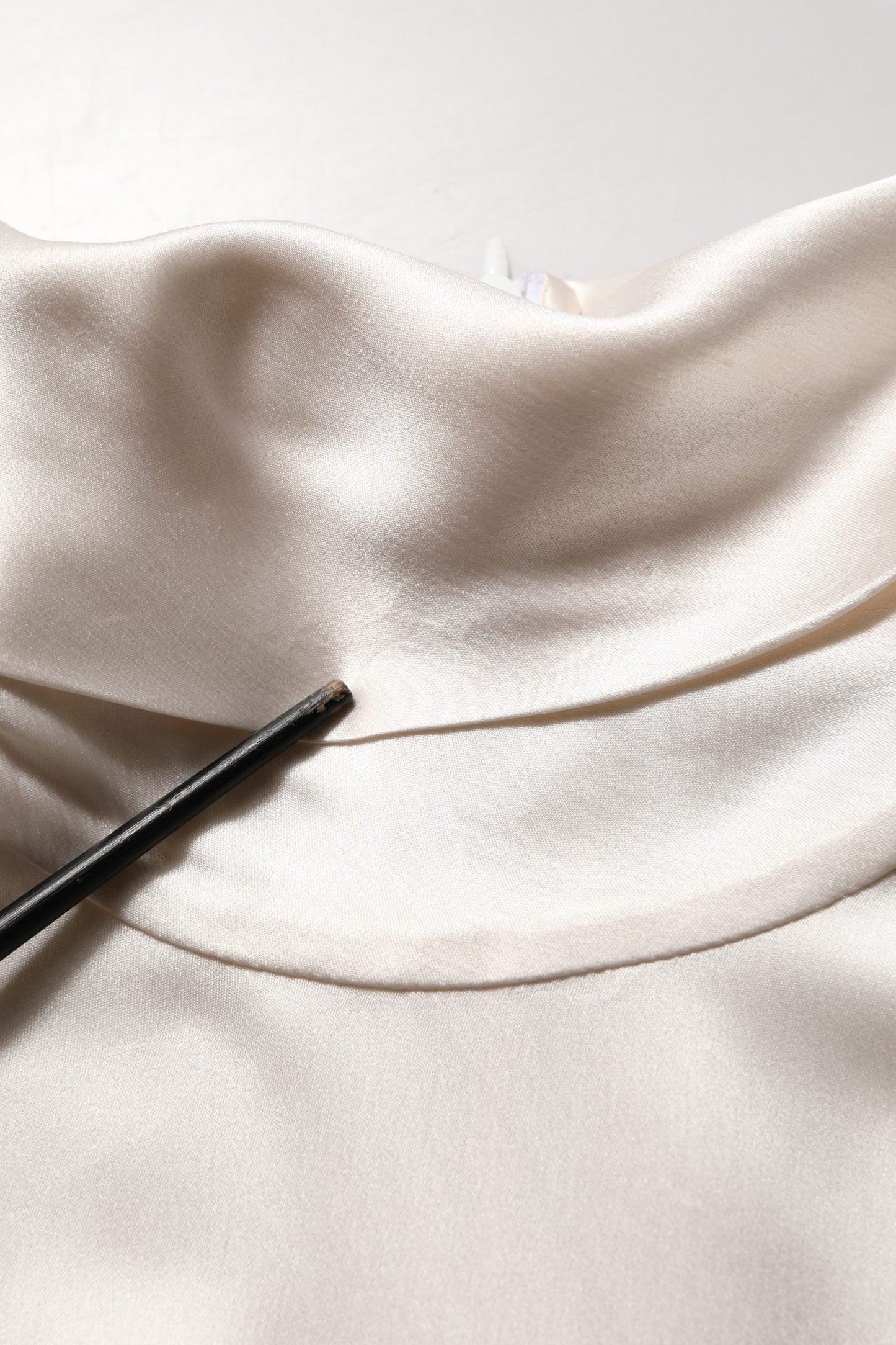 Dolce & Gabbana White Silk Long Sleeves Turtleneck Sweater