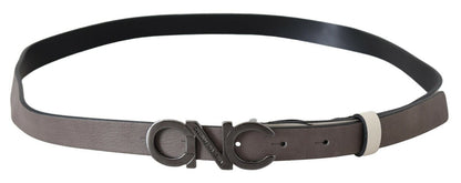 Cintura con fibbia con logo lettera in pelle bianca nera