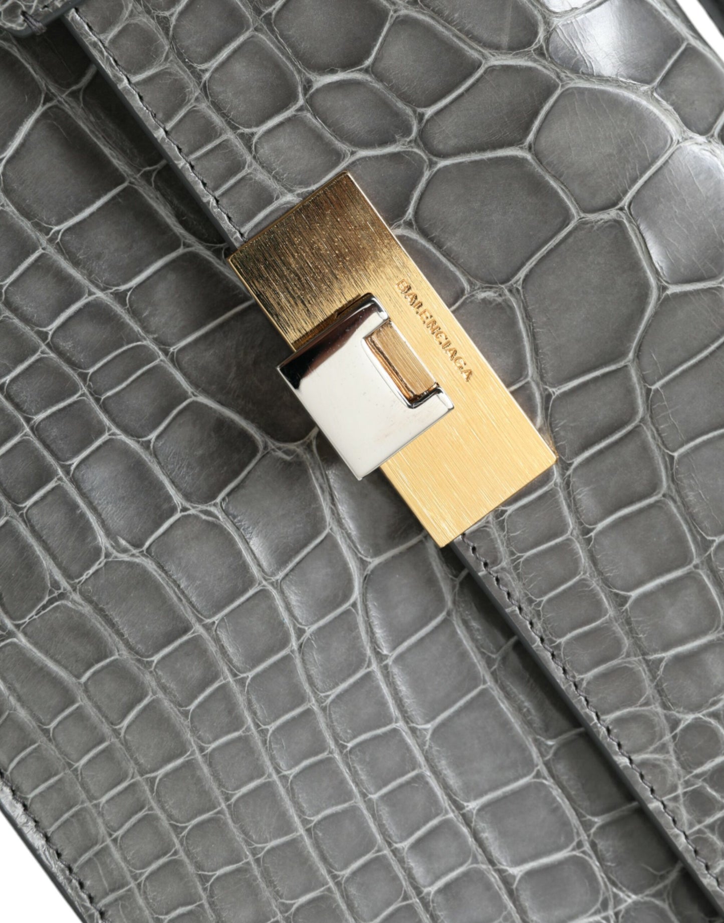 Balenciaga – Mittelgroße Umhängetasche aus Alligatorleder