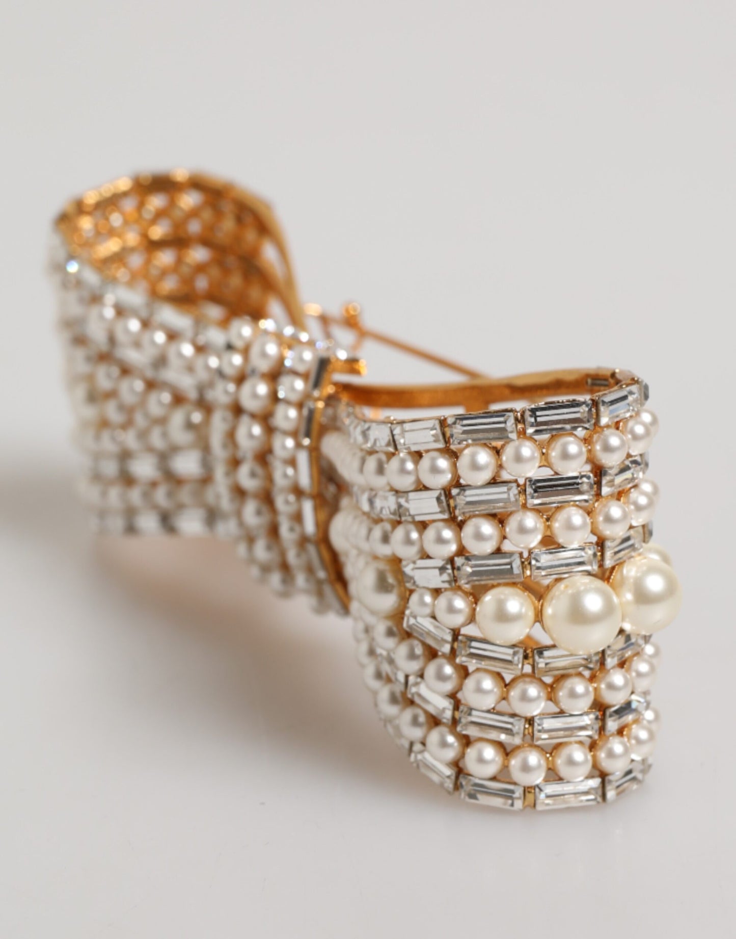 Dolce &amp; Gabbana – Brosche aus goldfarbenem Messing mit Schleife und Kunstperlen