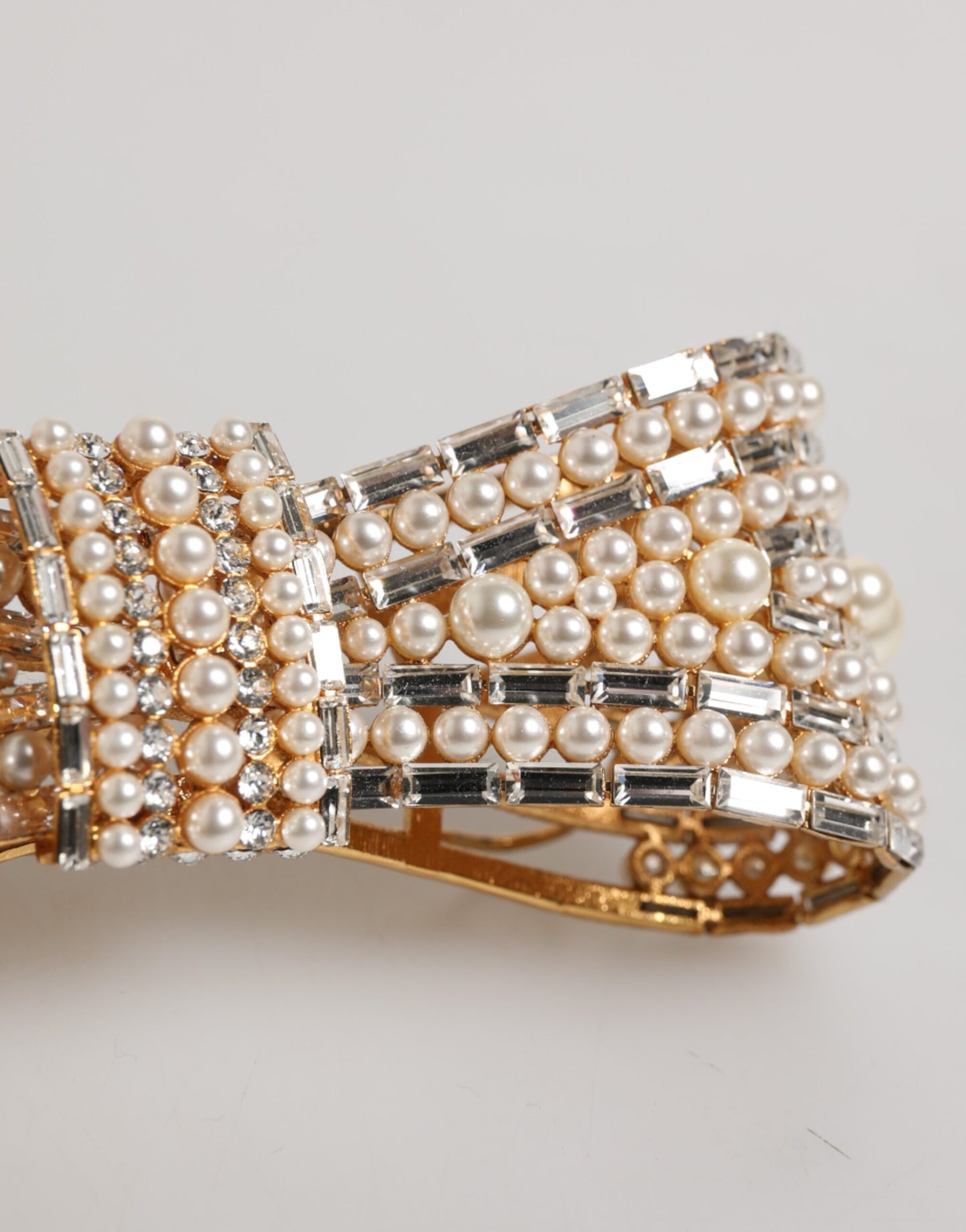 Dolce &amp; Gabbana – Brosche aus goldfarbenem Messing mit Schleife und Kunstperlen