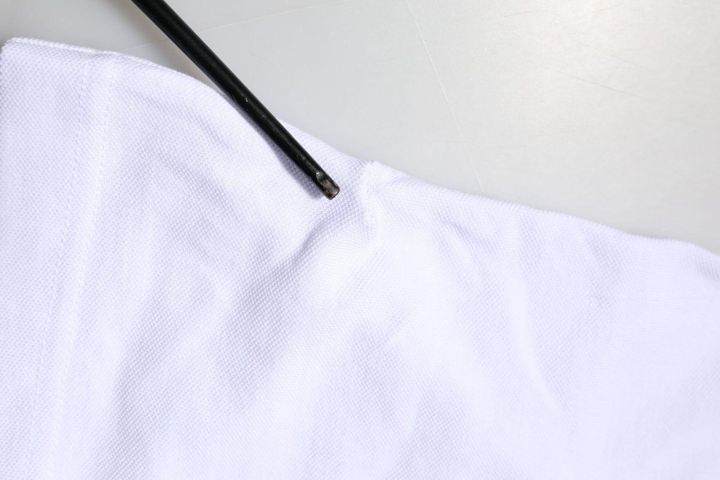 Dolce &amp; Gabbana Weißes Baumwoll-T-Shirt mit DG-Herzlogo-Stickerei