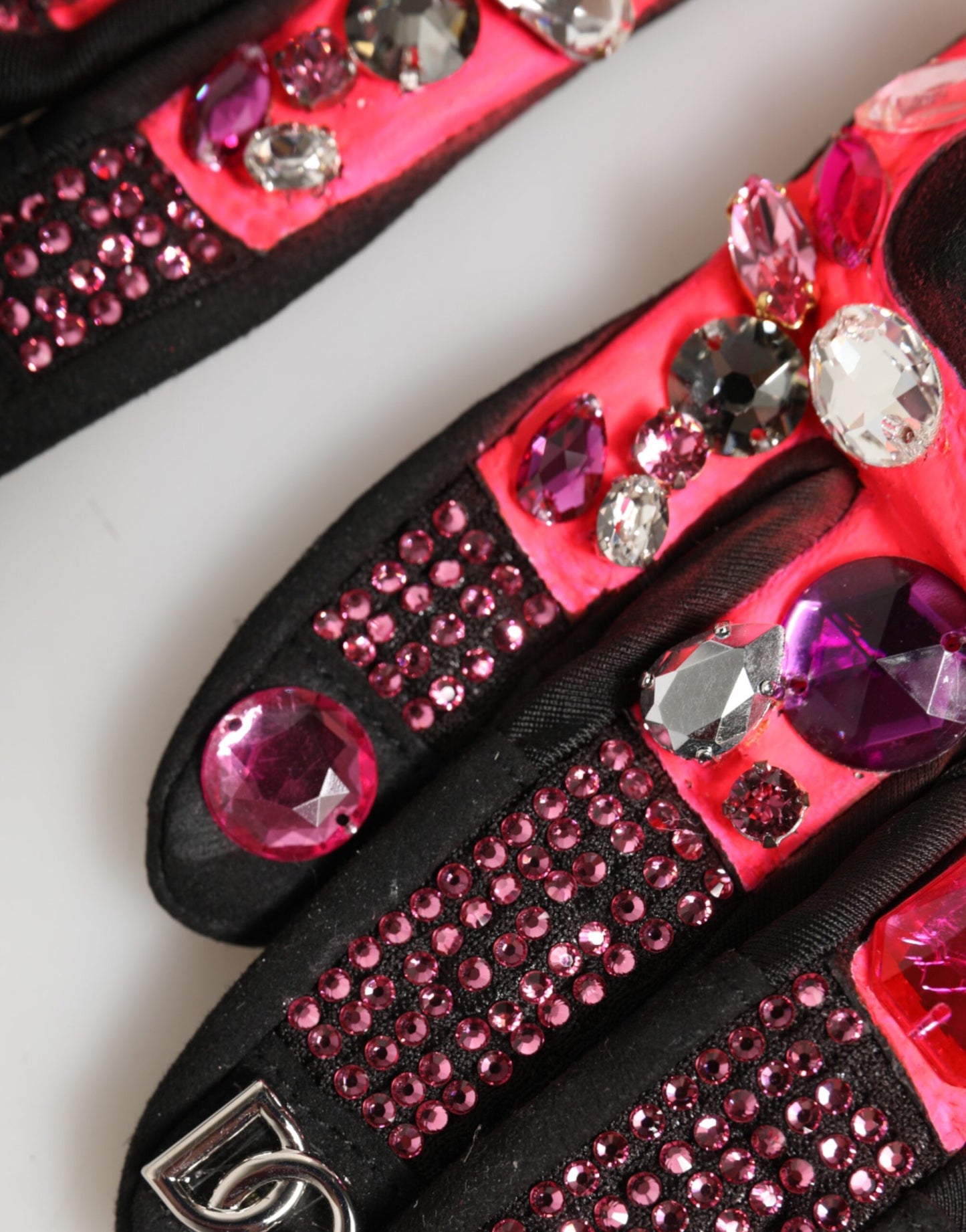 Dolce & Gabbana Black Pink Crystal Wrist Length Mitten Gloves
